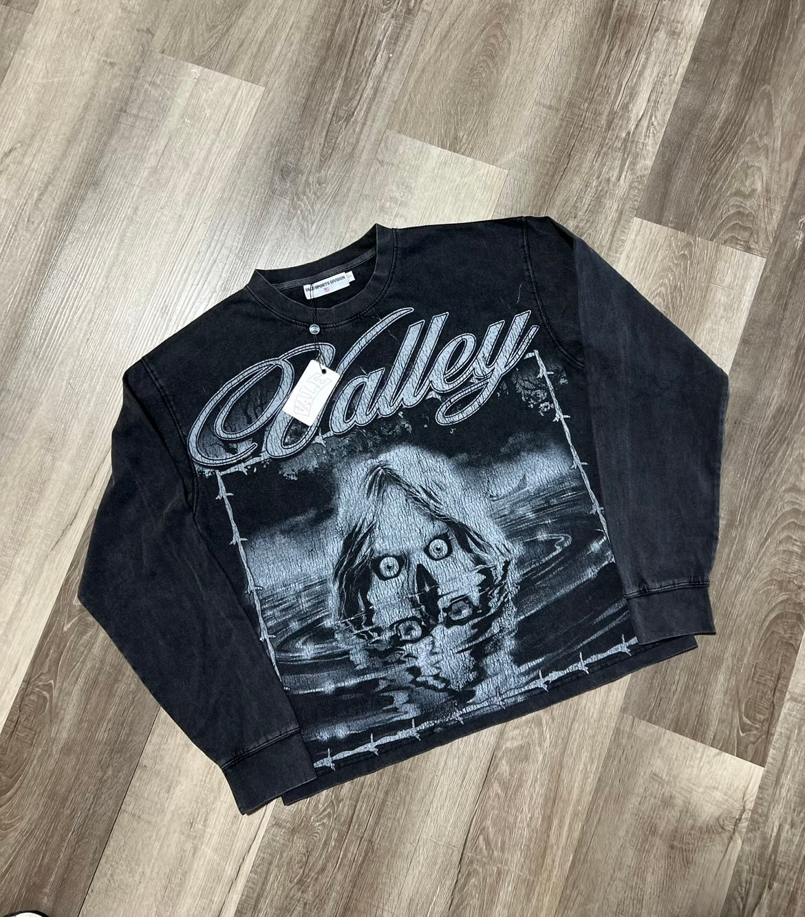 Vale lives longsleeve skull under water black