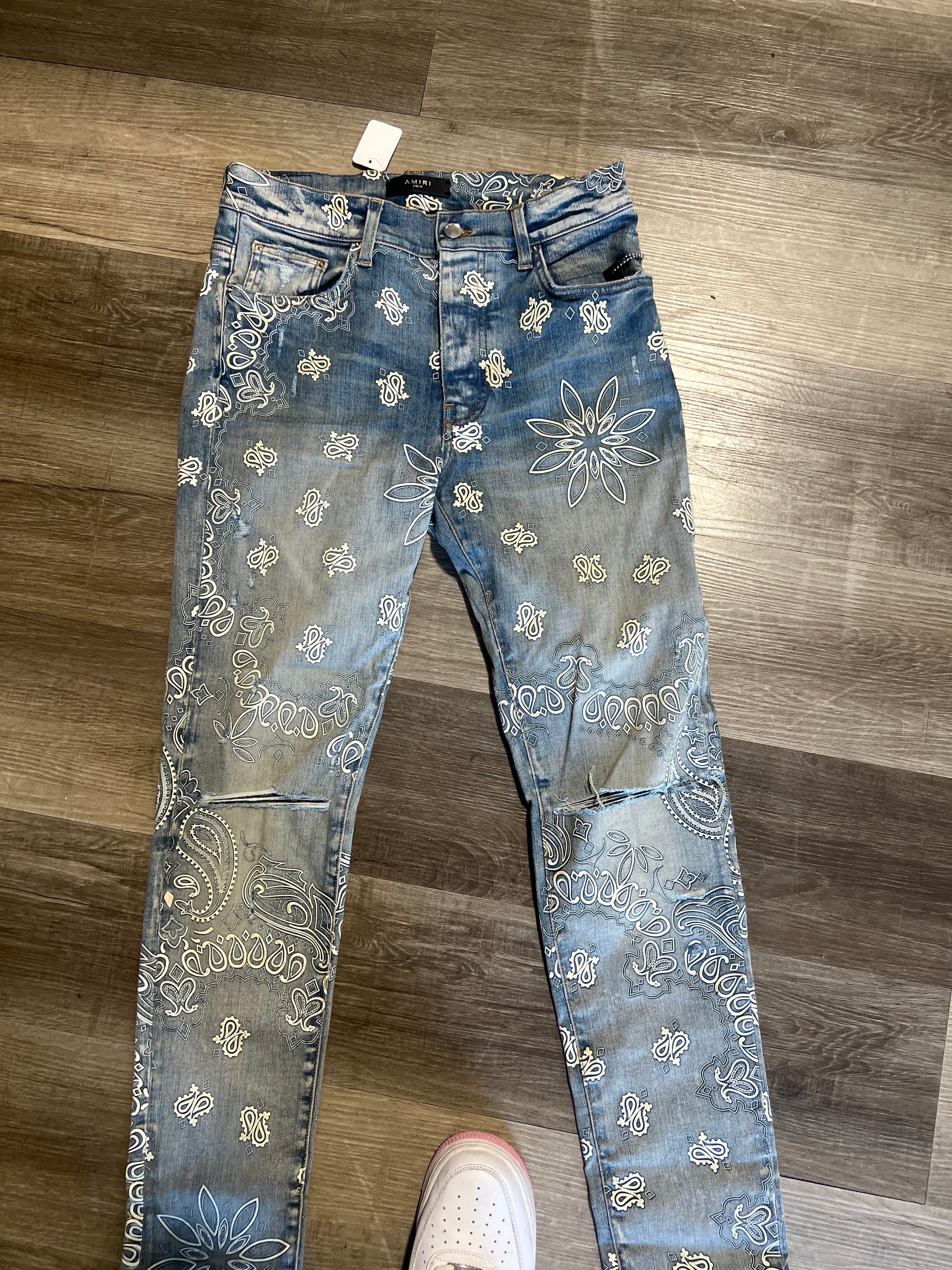Amiri paisley all over logo light blue