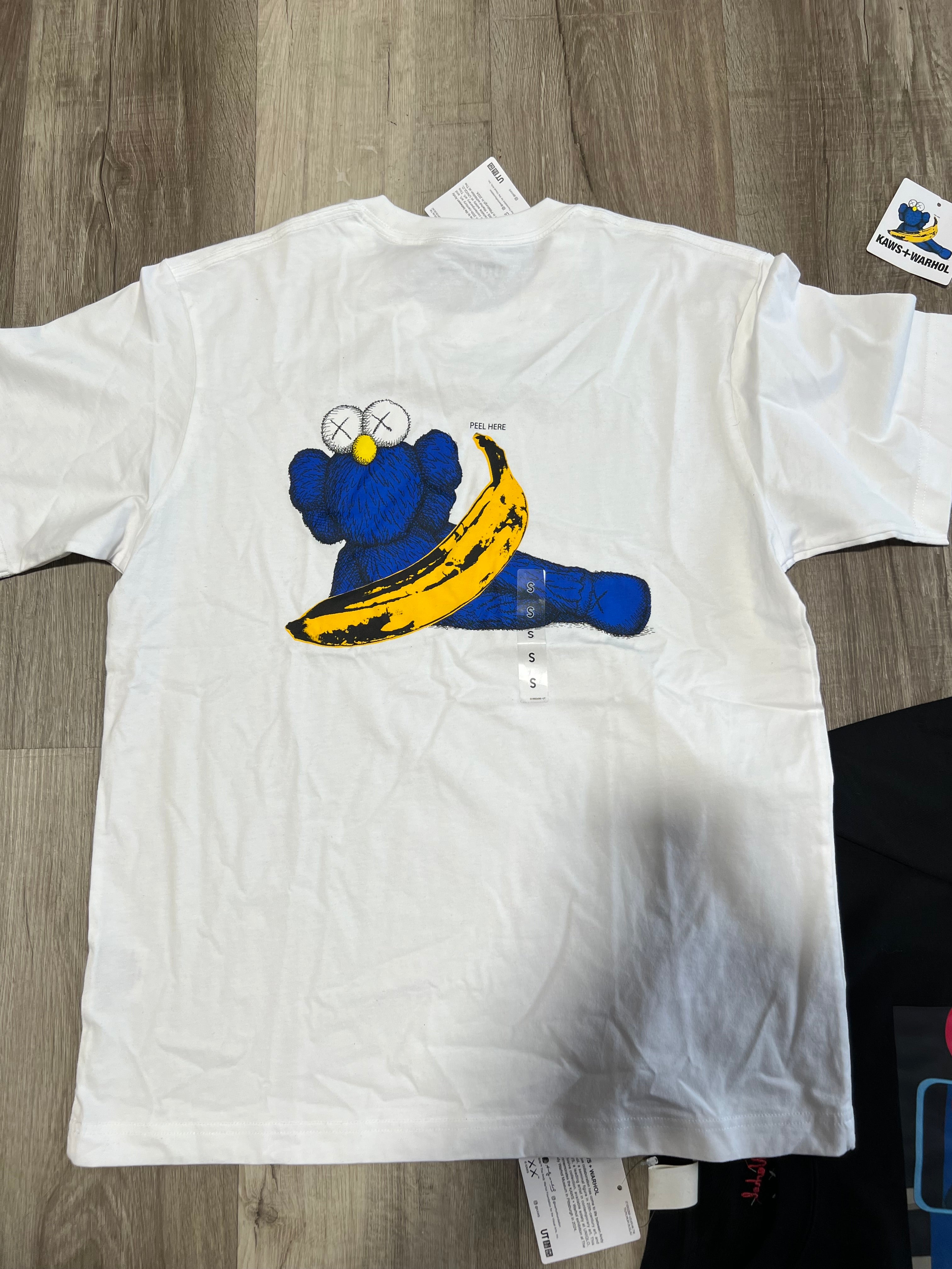 Uniqlo tee kaws with banana