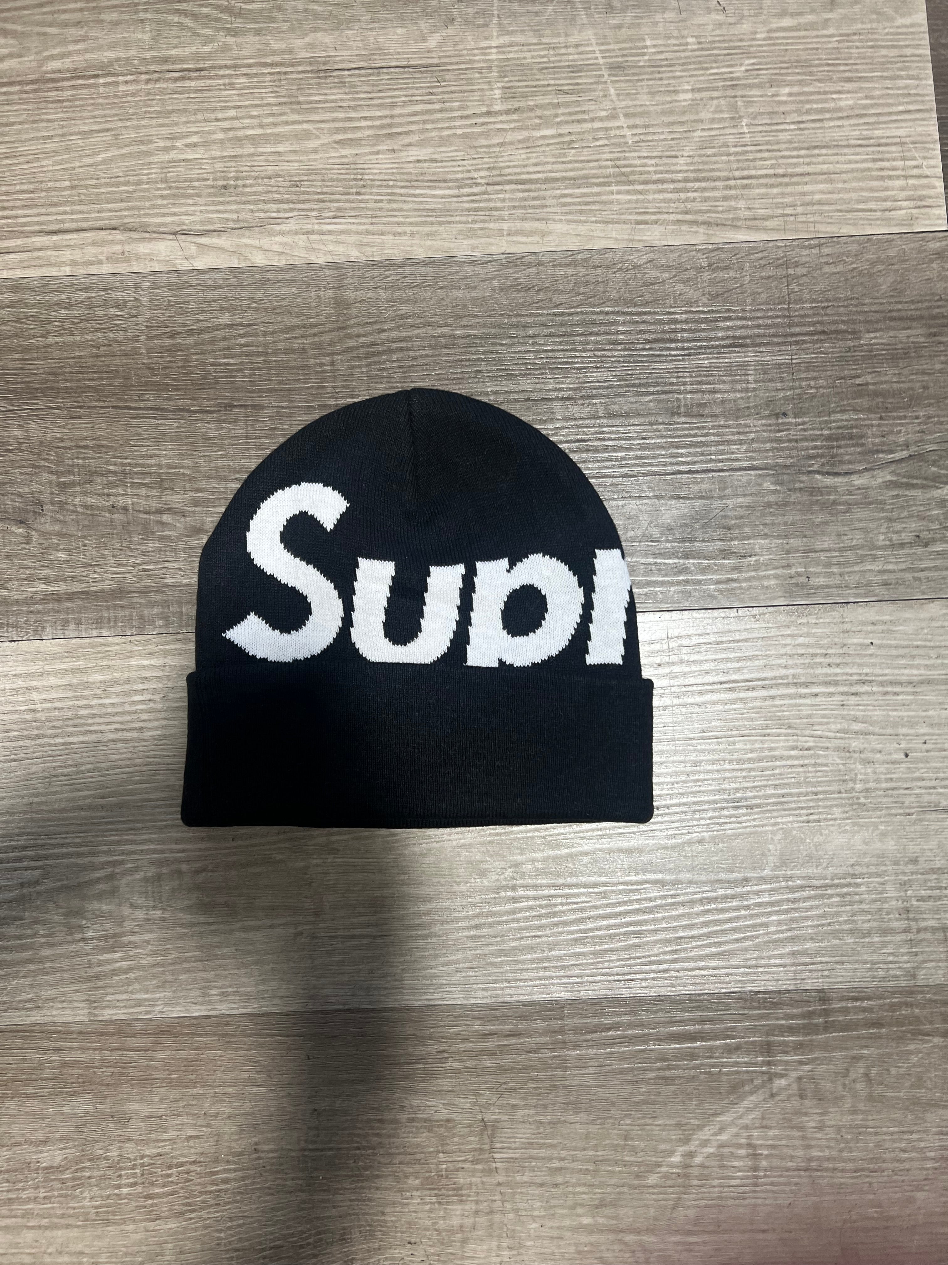 Supreme logo beanie (Black)