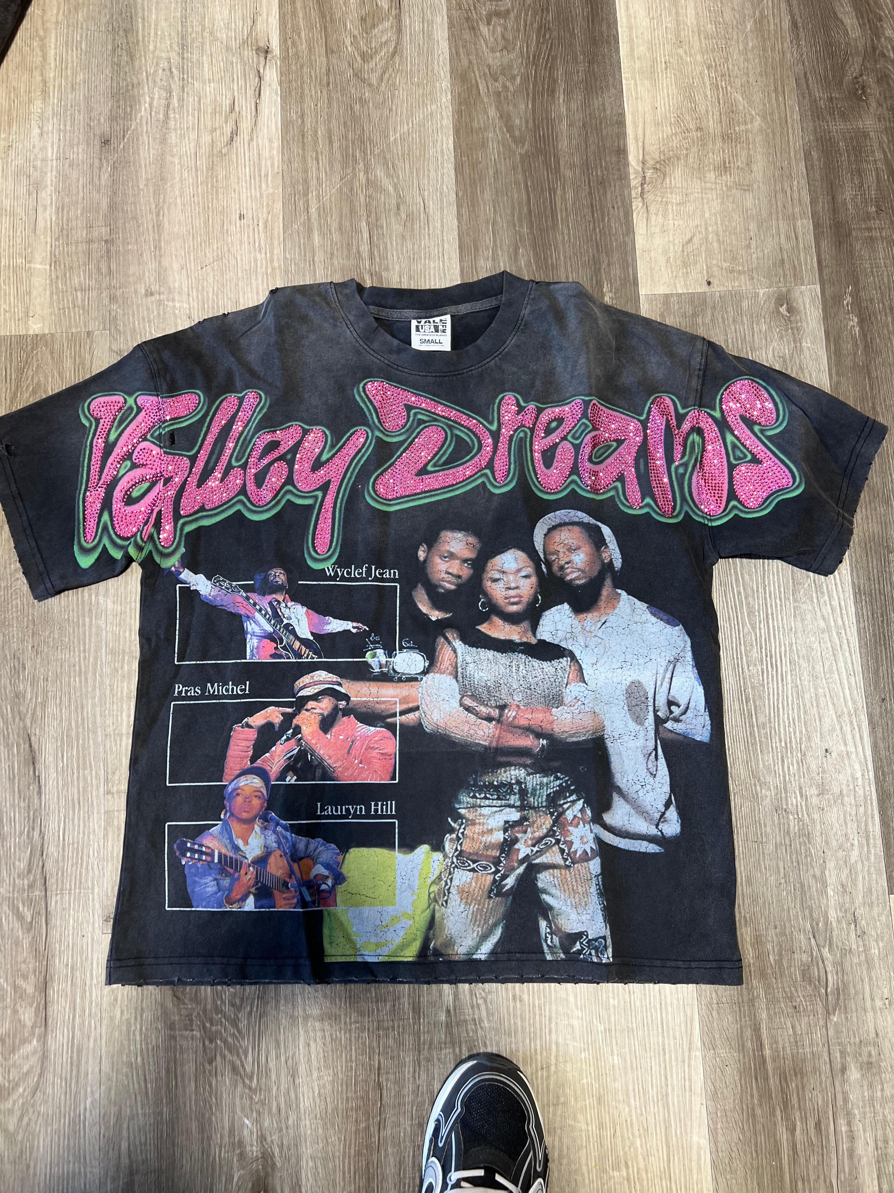 Vale lives tee artists black