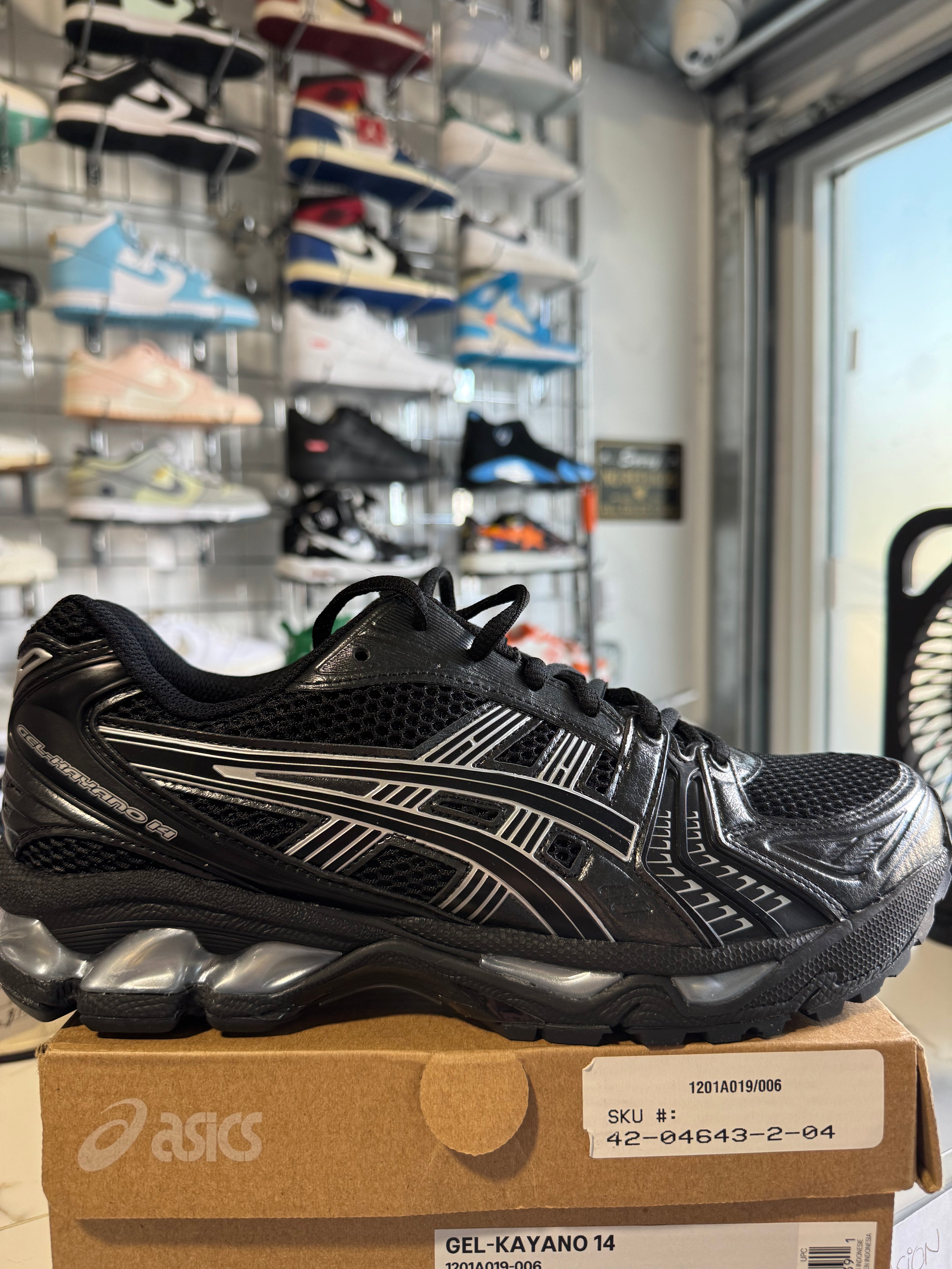 ASICS Gel Kayano 14 (Black)
