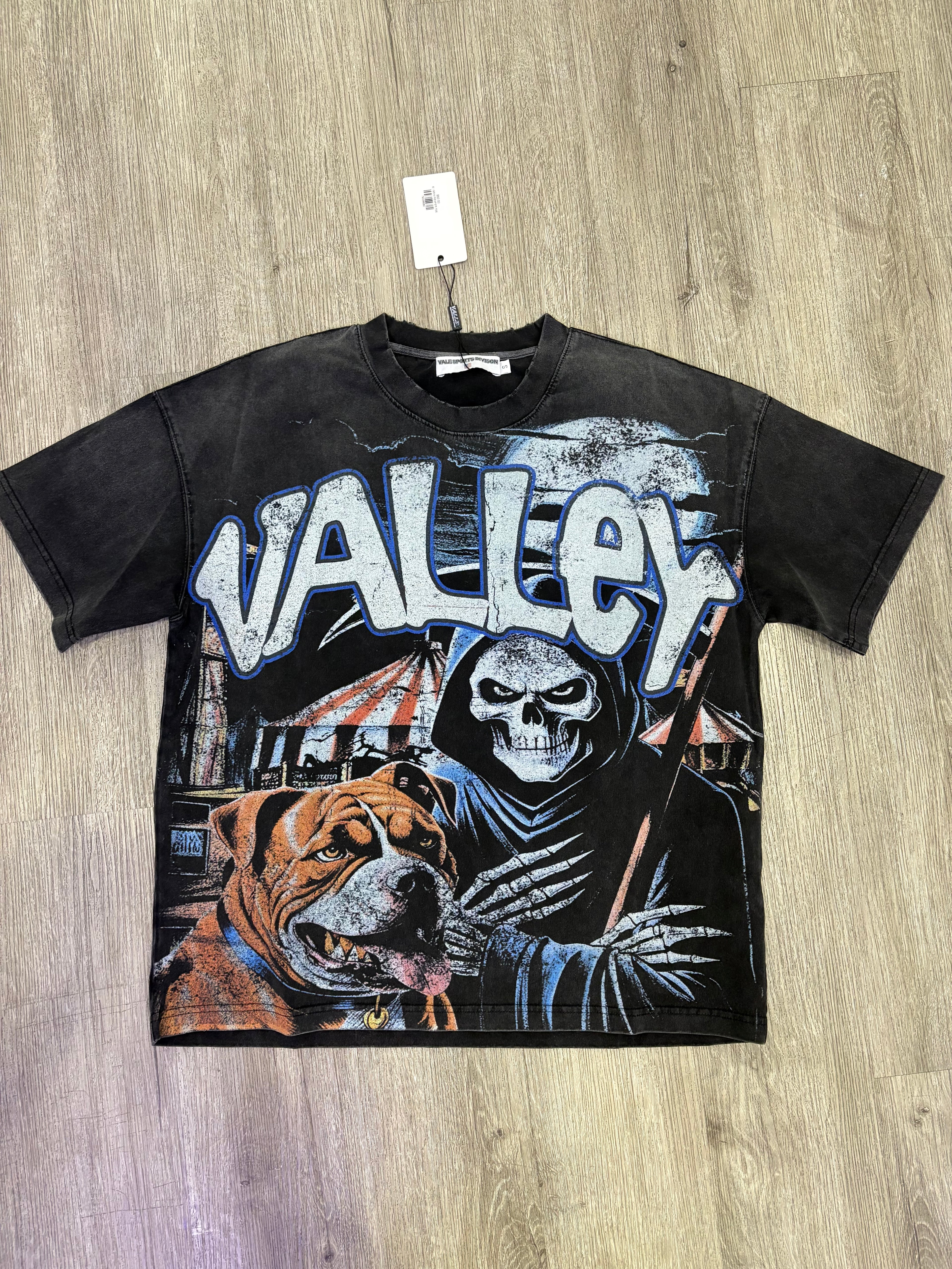 Vale lives skeleton/ dog tee black