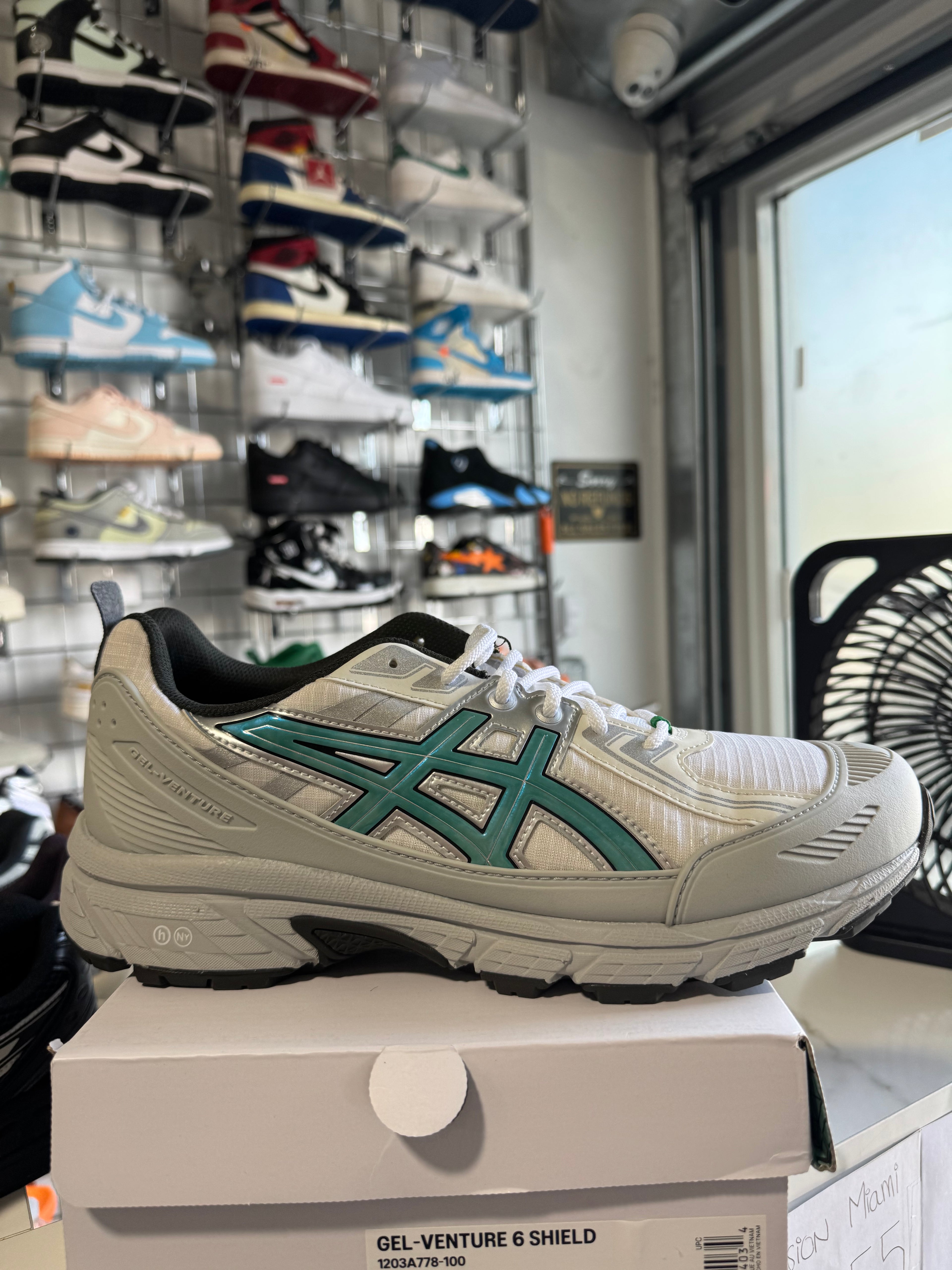 ASICS X Hidden (White/Green)