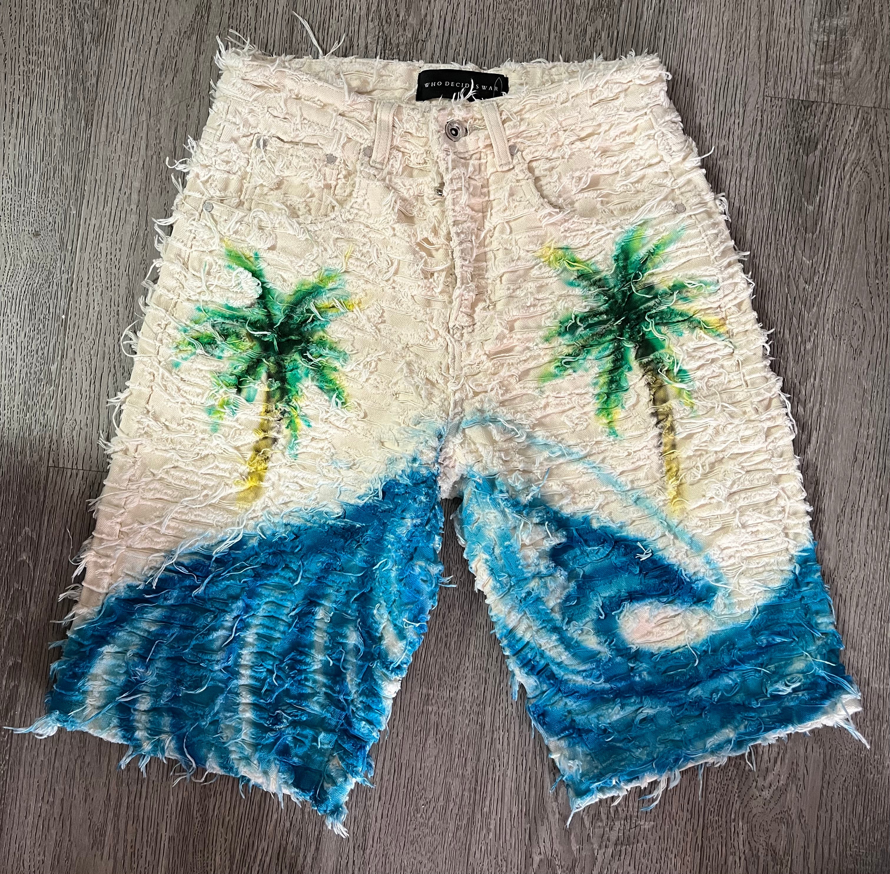 Who Decides War shorts Farley hill husk cream