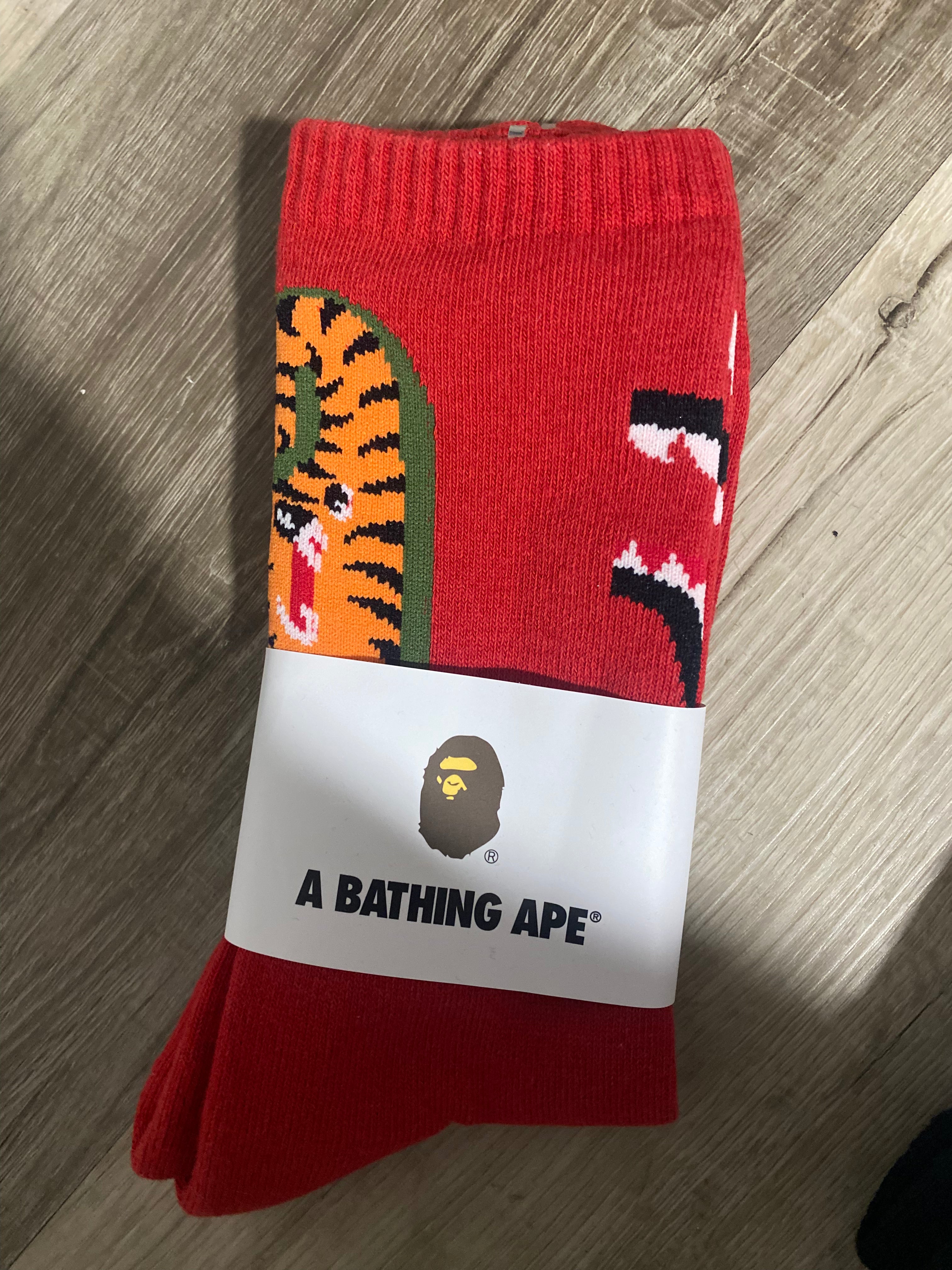 Bape sock shark red