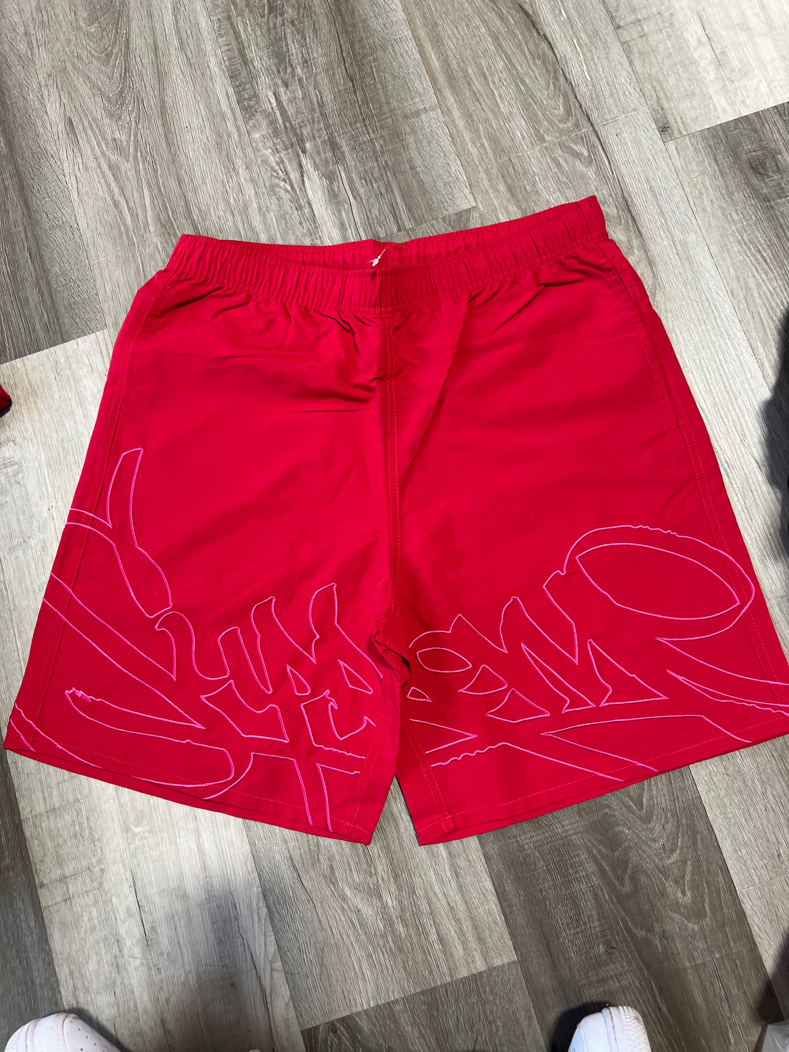 Supreme shorts graffiti logo (red)
